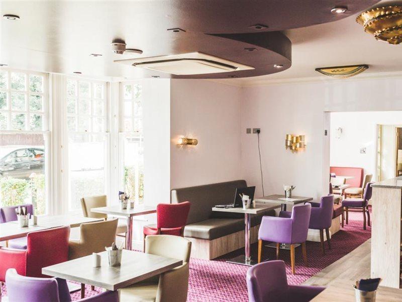 The Queensgate Hotel Peterborough Bagian luar foto