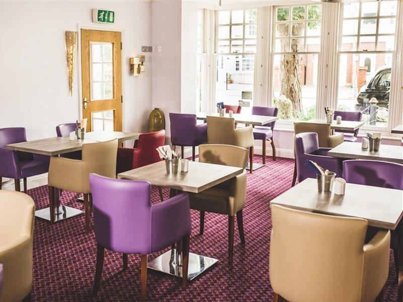 The Queensgate Hotel Peterborough Bagian luar foto