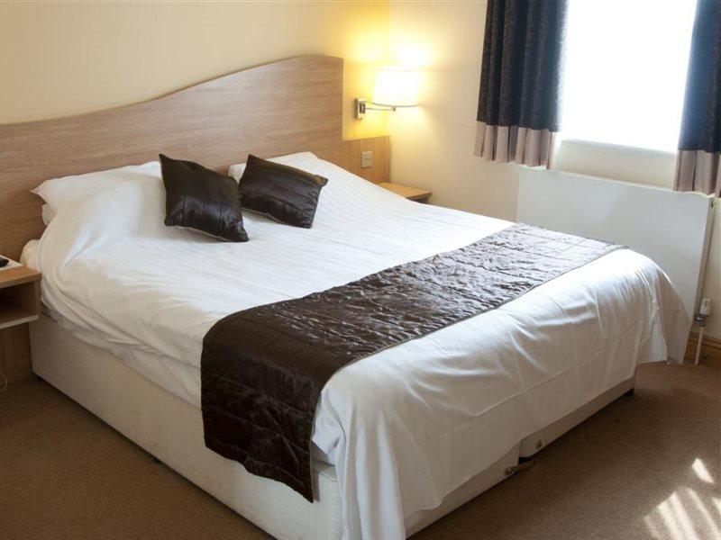 The Queensgate Hotel Peterborough Bagian luar foto