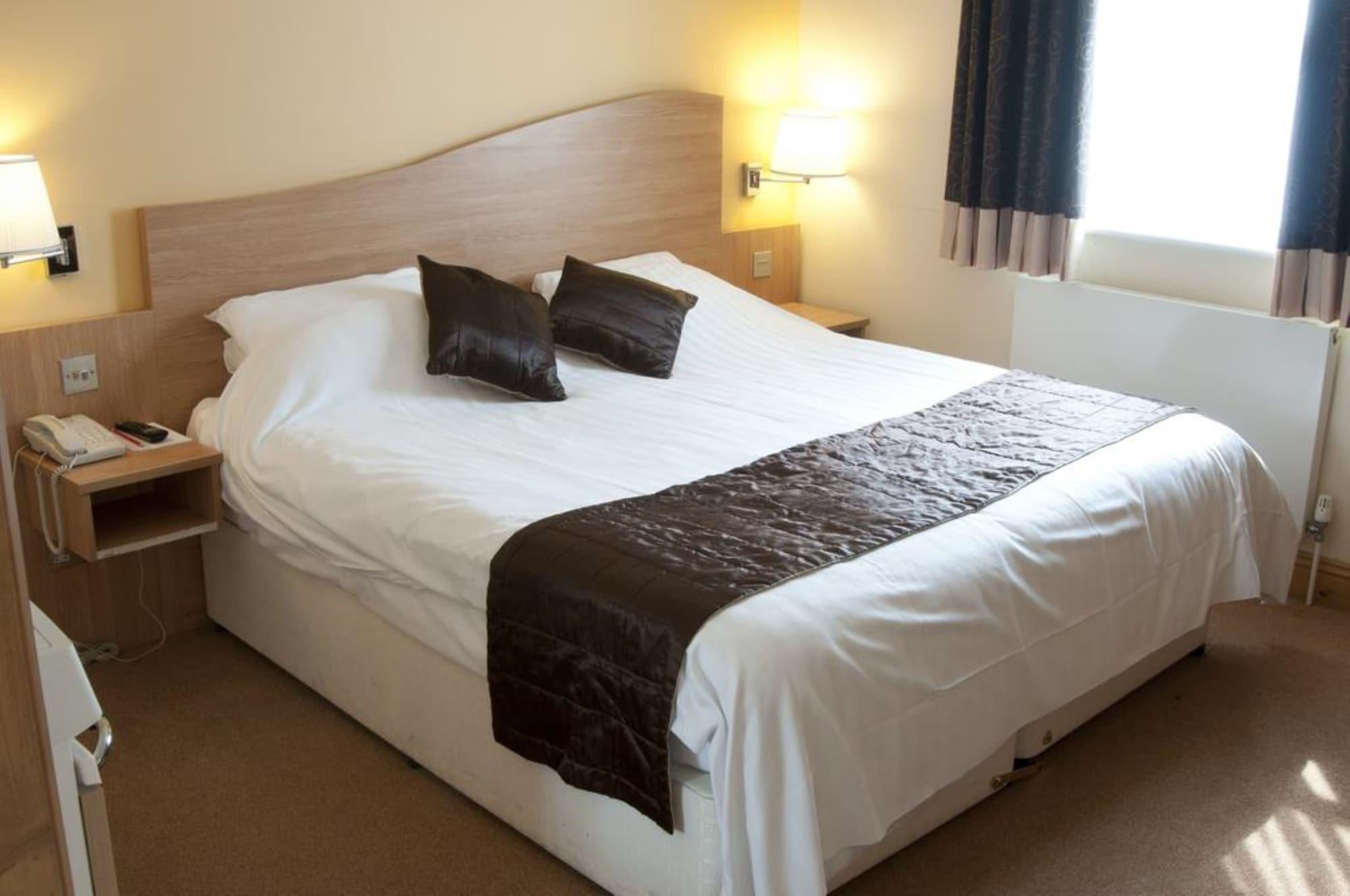 The Queensgate Hotel Peterborough Bagian luar foto