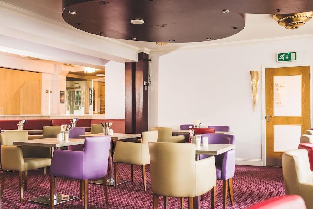 The Queensgate Hotel Peterborough Bagian luar foto