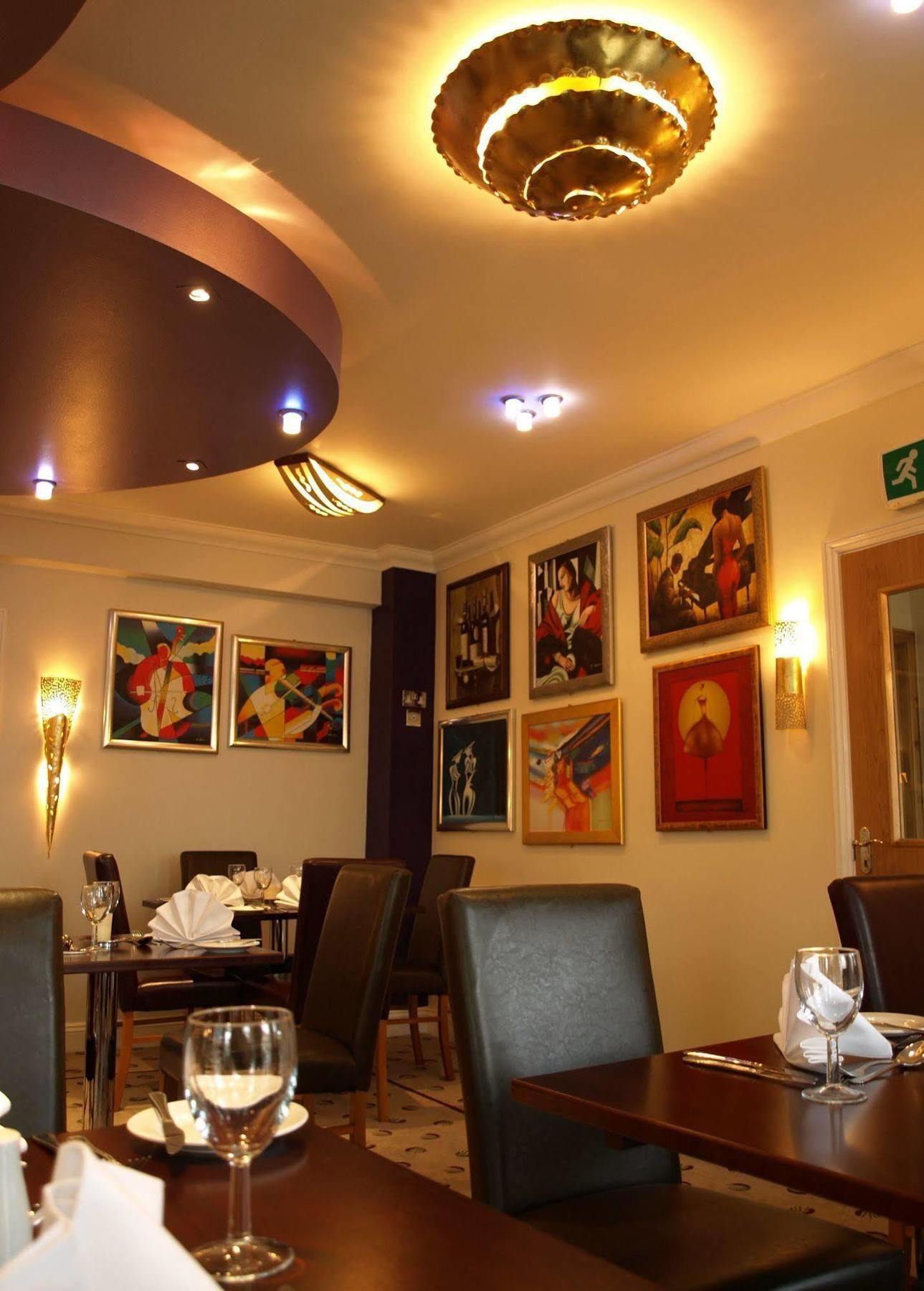 The Queensgate Hotel Peterborough Bagian luar foto