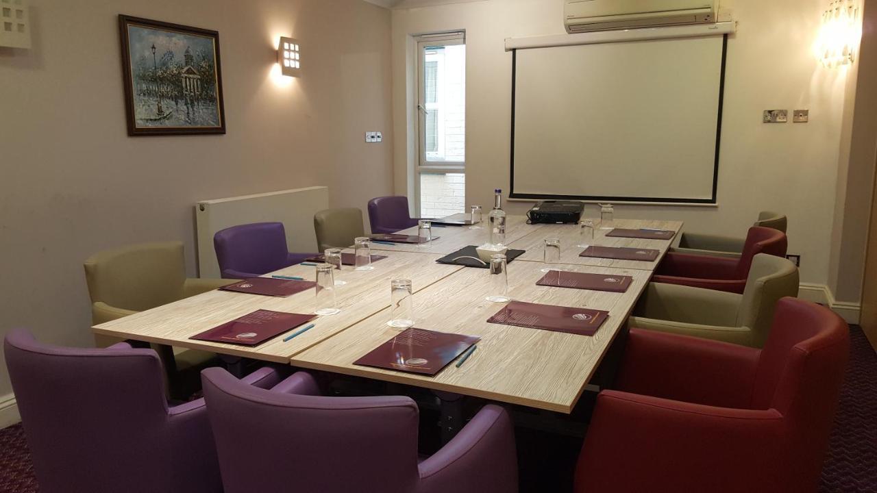 The Queensgate Hotel Peterborough Bagian luar foto