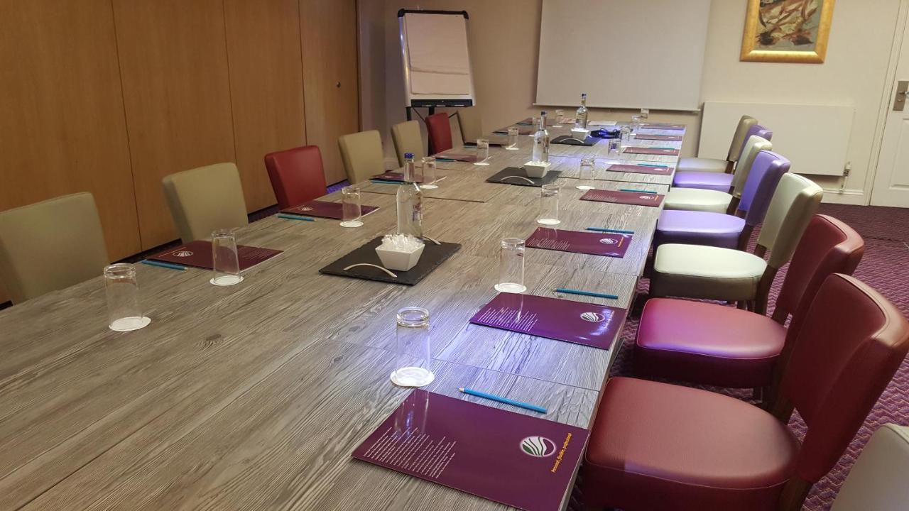 The Queensgate Hotel Peterborough Bagian luar foto