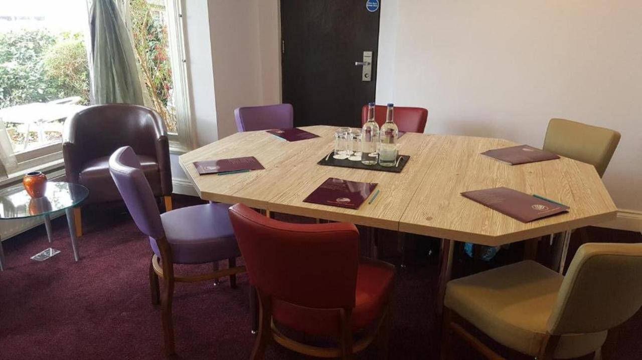 The Queensgate Hotel Peterborough Bagian luar foto